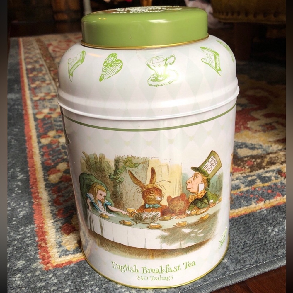 Alice’s Adventures in wonderland New England Teas